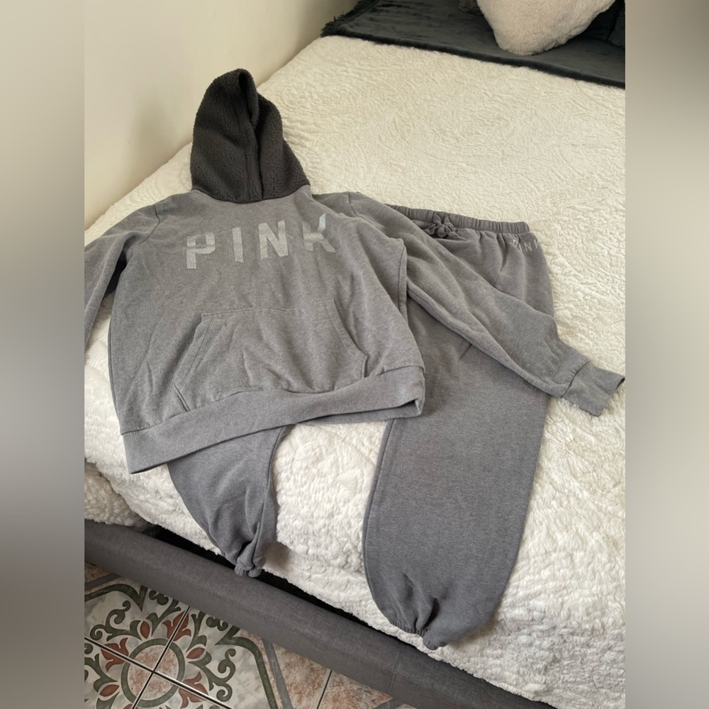 Pink vs sweats set grey